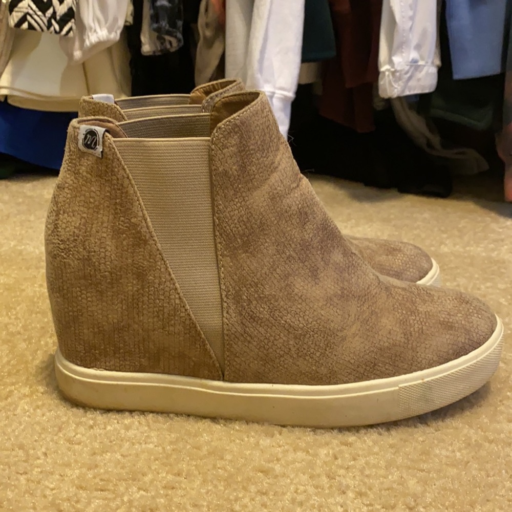 Camel / Light brown booties
